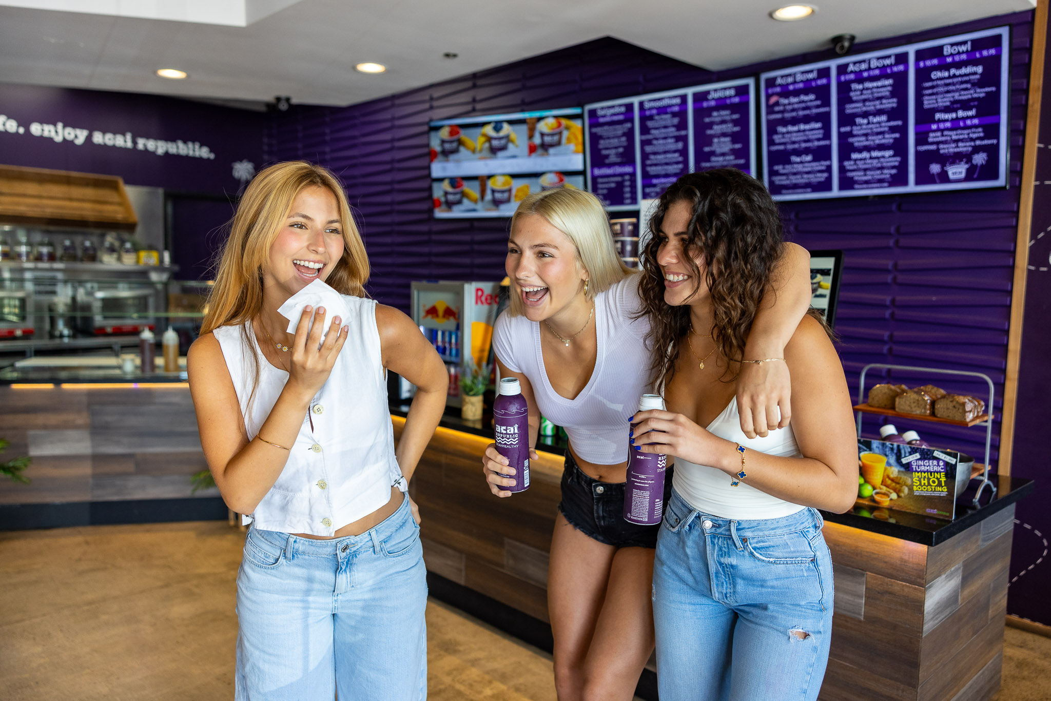 Friends enjoying Açaí Republic